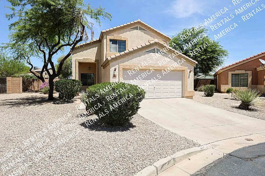 Beautiful 4 bdrm w/Pool in Florence — Photo 3