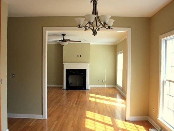Kitchen looking into the Livingroom 