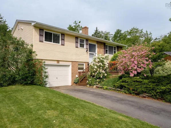 38 Boling Green Cres, Halifax, NS B2V 1J8
