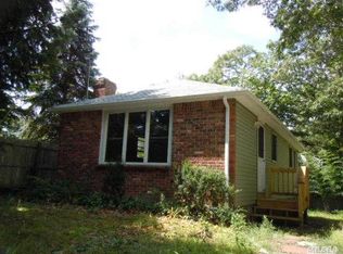 26 Malverne Rd, Sound Beach, NY 11789