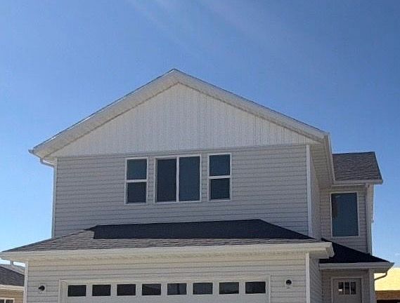 2nd image of 1290 Primrose Ln