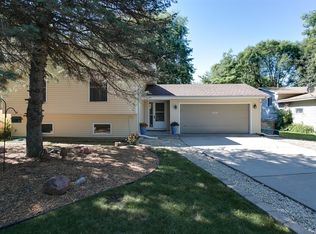 2218 Matterhorn Ln, Saint Paul, MN 55119