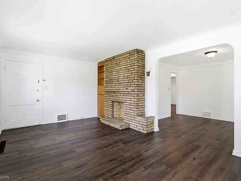 2261 Warren Rd #UP — Photo 7