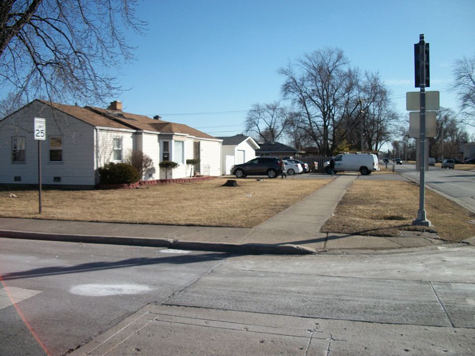 1st image of 8701 S Oak Park Ave