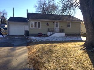 521 Memorial Dr, Grand Island, NE 68801