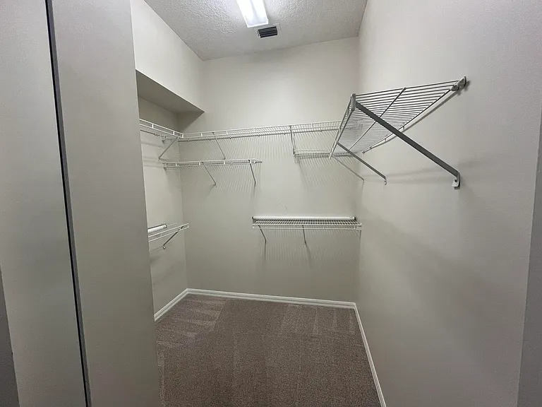 628 NW Venetto Ct — Photo 12