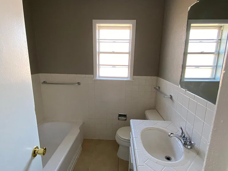 5206 Floyd Ave — Photo 10