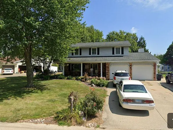 117 Carefree Dr, Chatham, IL 62629