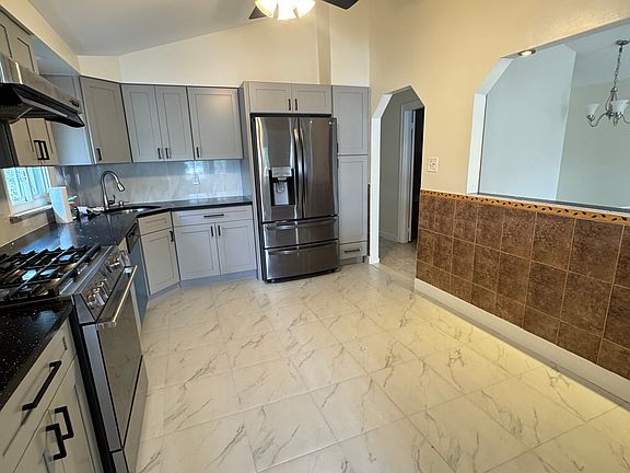 3rd image of 318 Nome Ave APT 1