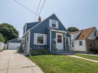 1829 E Eden Pl, Saint Francis, WI 53235