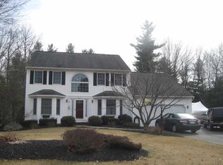 19 Baldwin Ct, Halfmoon, NY 12065