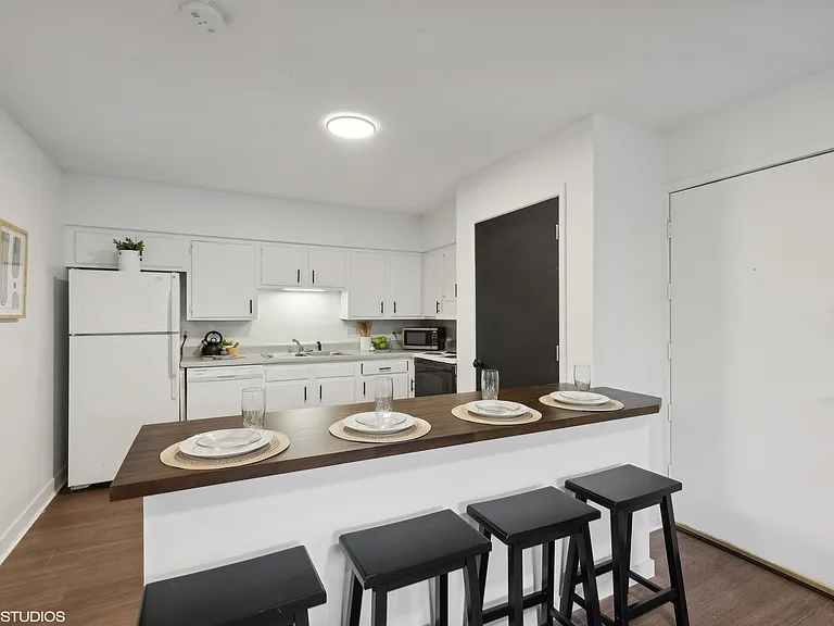Twin Oaks Residences LLC — Photo 15
