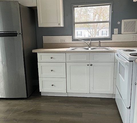 5th image of 606 China St