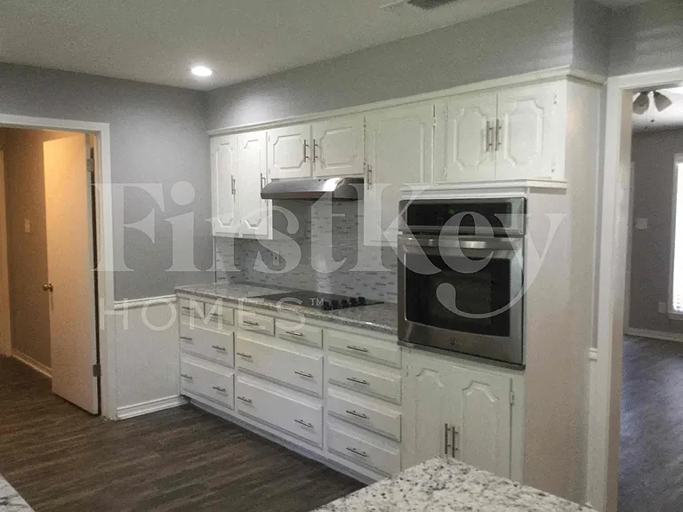 419 Buckingham Pl — Photo 6