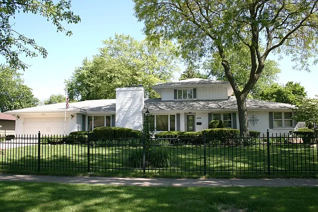 1609 Mayfield Ave photo 1