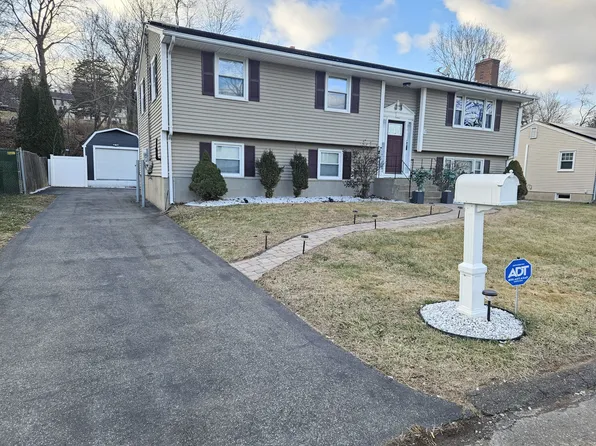 66 Dana Ln, Meriden, CT 06451