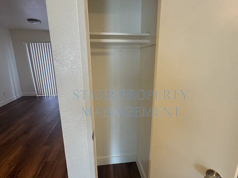 8829-8833 Kelley Dr — Photo 7