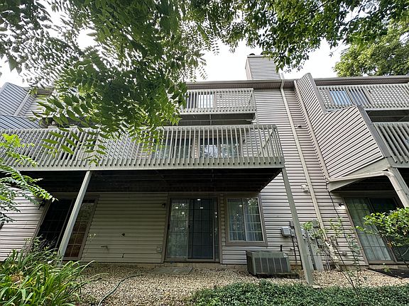 2nd image of 1557 N Saint Marks Pl
