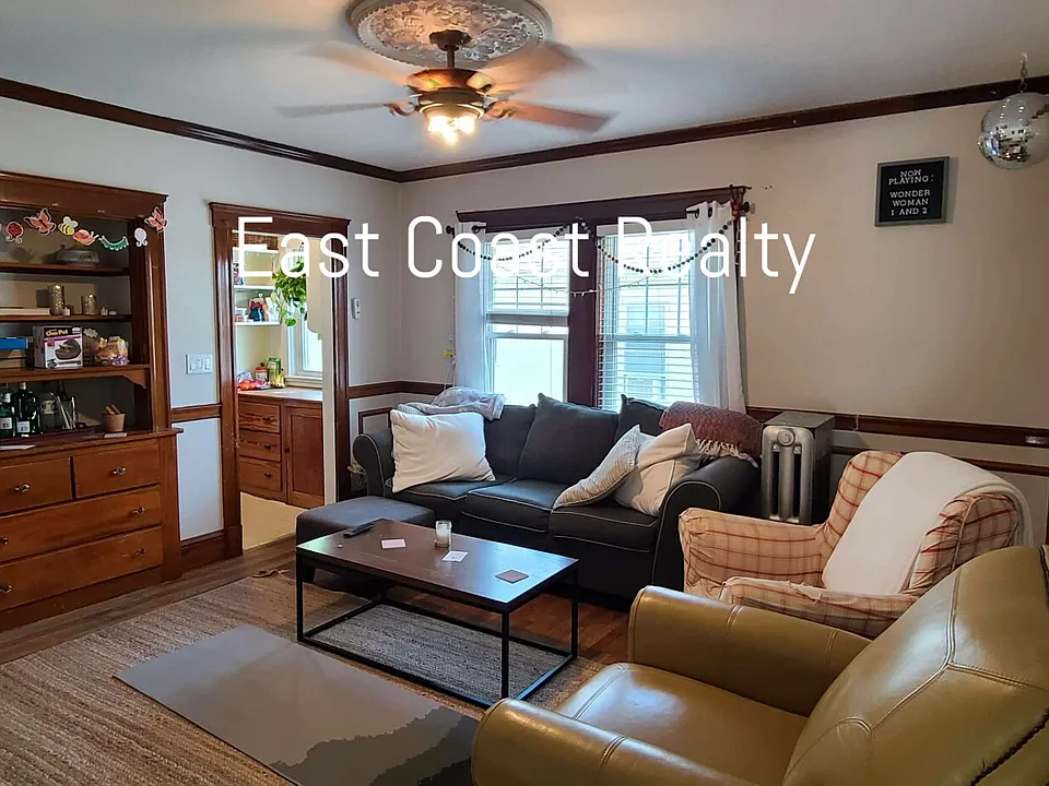 45 Hobart St #2