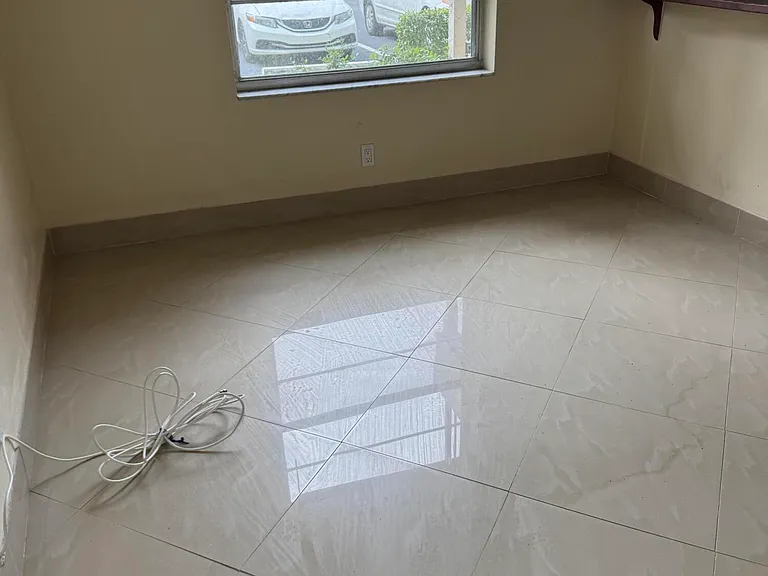9921 Three Lakes Cir #9921 — Photo 16