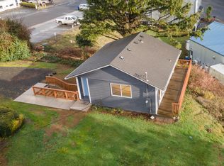 449 SW 10th St, Newport, OR 97365