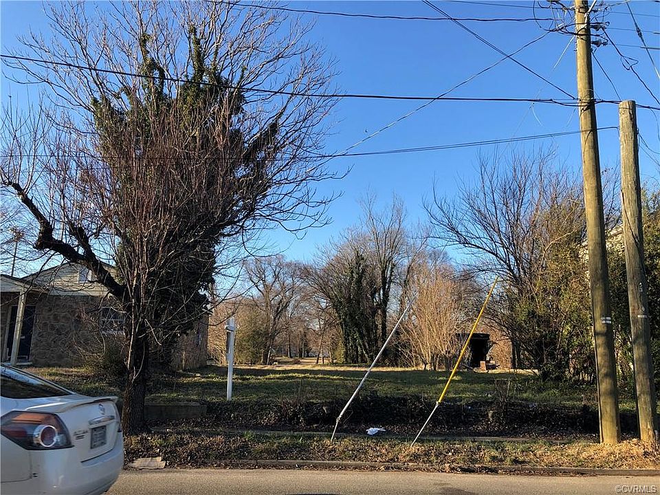 2nd image of 2621 Bainbridge St