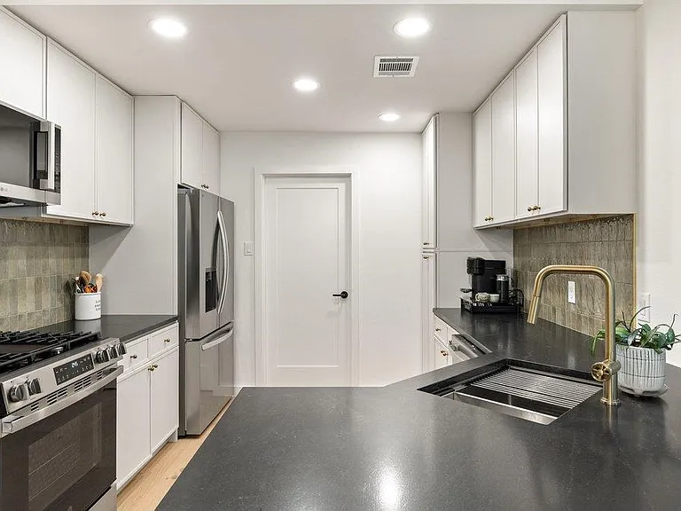 8202 Cache Dr — Photo 12