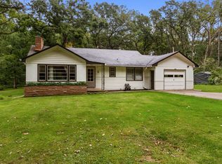 737 Indian Hills Rd, Fontana, WI 53125