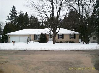 320 Edgewood Pl, Wisconsin Rapids, WI 54495