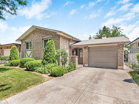 5th image of 20 Birchlawn Dr