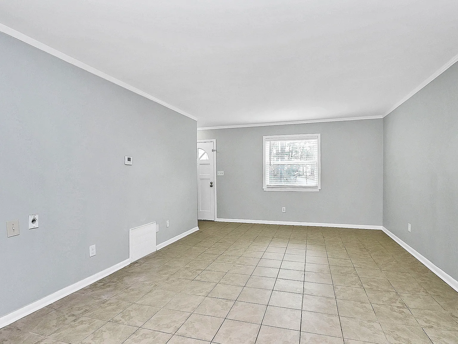 3 bed, 2.5 bath, 1454 sqft, $1,700 — Photo 2
