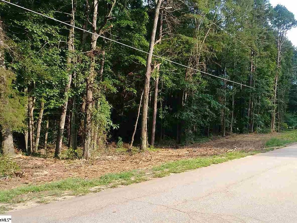 2nd image of 109 Kingswood Cir