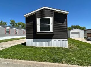 2050 Four Seasons Dr #163, Ankeny, IA 50021