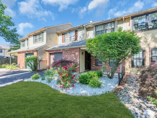 25 Paine Ct, East Brunswick, NJ 08816
