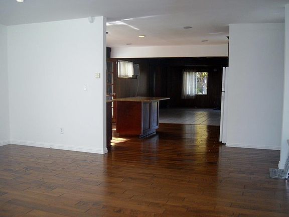 5th image of 4809 Arcola Ave #4809