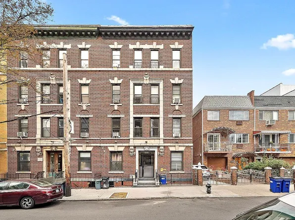 3280 30th St APT 1R, Astoria, NY 11106