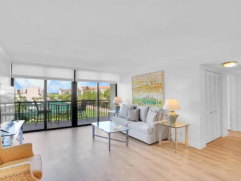 2727 N Ocean Blvd #2020 — Photo 8