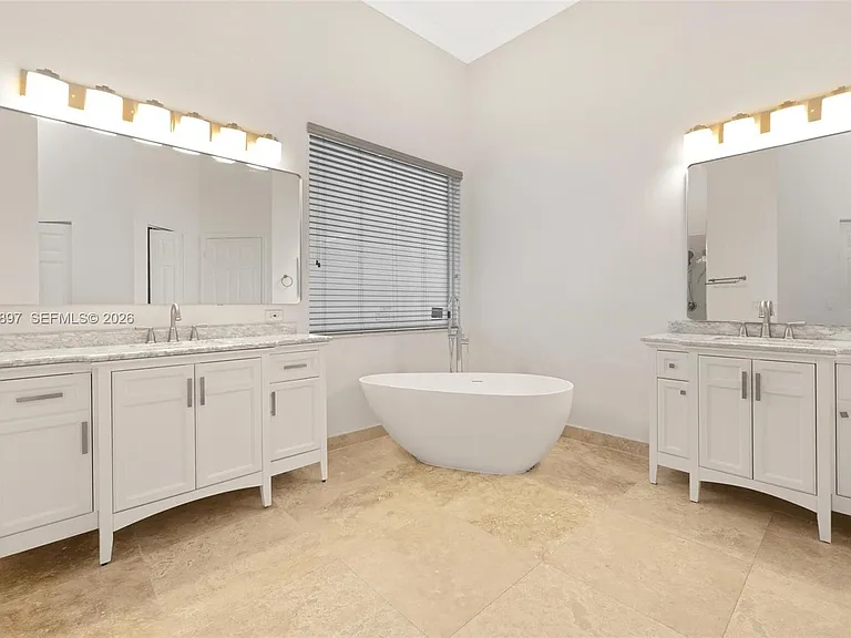 1666 Victoria Pointe Cir — Photo 50