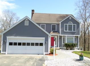 300 Stonefence Rd, Naugatuck, CT 06770