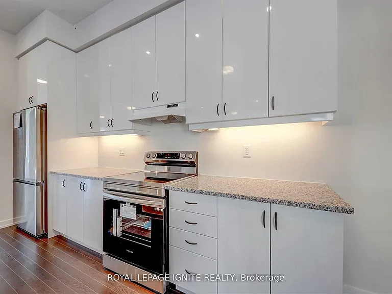56 Rustle Woods Ave — Photo 13