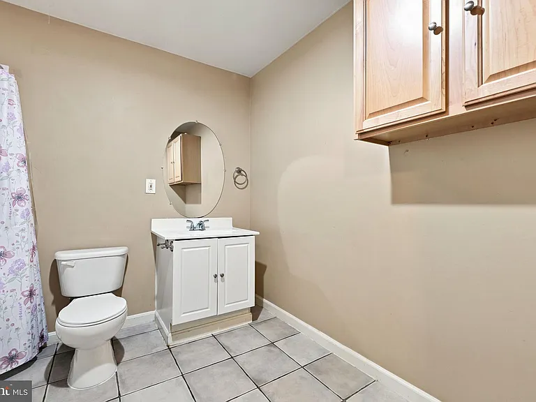 8916 Rugby Rd — Photo 40