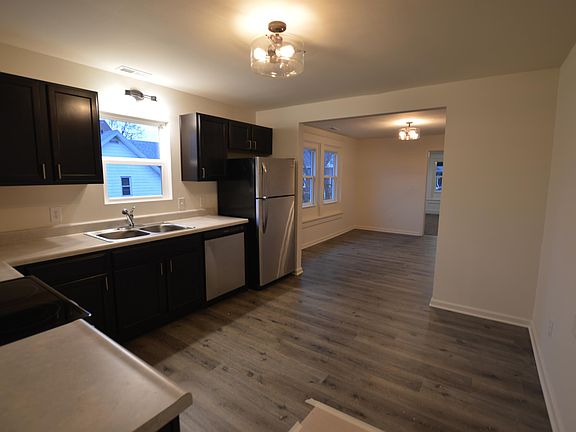 2nd image of 1306 Woodlawn Ave #2
