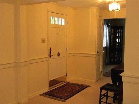 5th image of 10 Oakhill Ave