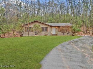 2290 Meadowlake Rd, Sciota, PA 18354