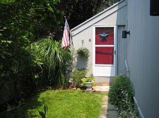 5 Blueberry Ln, Ridgefield, CT 06877