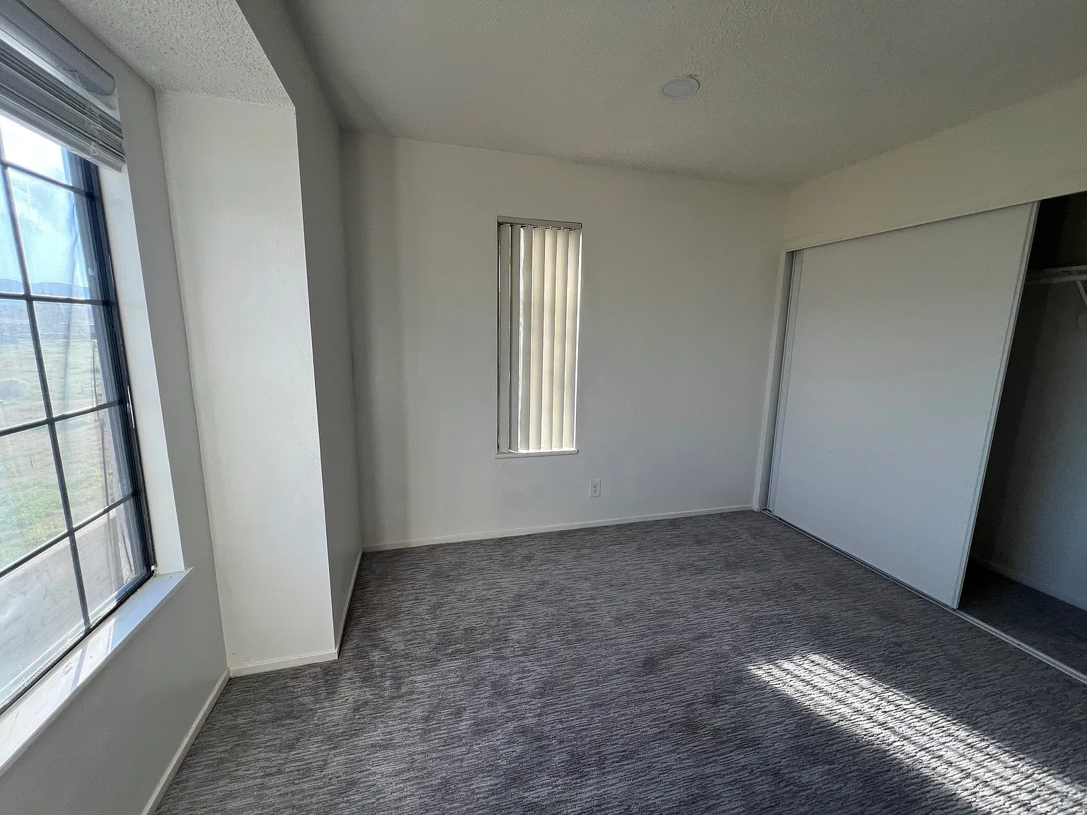 4 bed, 1443 sqft, $1,000 — Photo 4