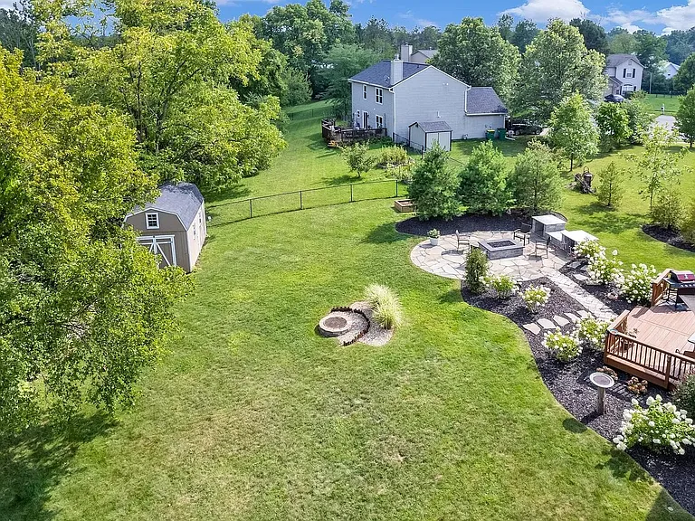 2315 Pheasant Run — Photo 24