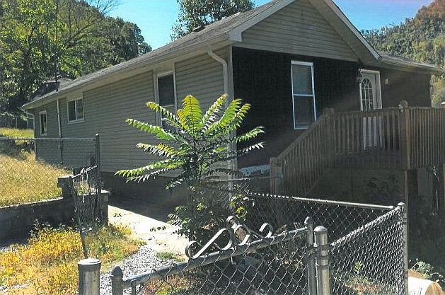 1st image of 153 1st Hill St