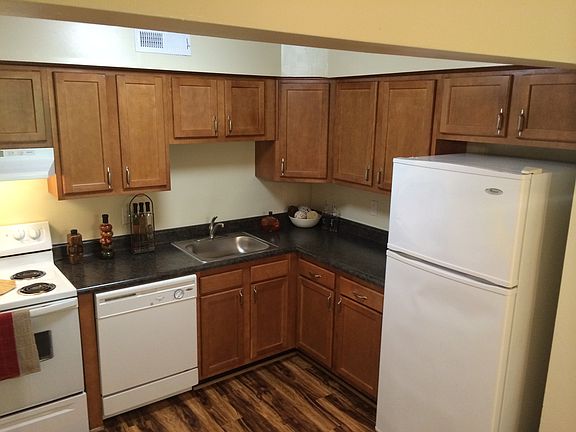 4th image of 588 Chapel Lake Dr APT 102