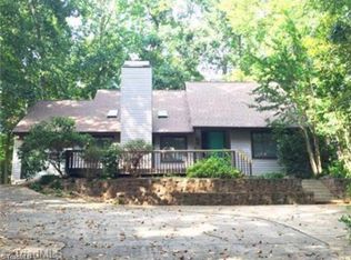 5918 Edgewater Dr, Clemmons, NC 27012